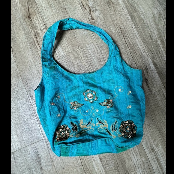 🆕🎁Gold embellished silk-like bright turquoise shoulder purse-vintage-like new - Picture 4 of 16